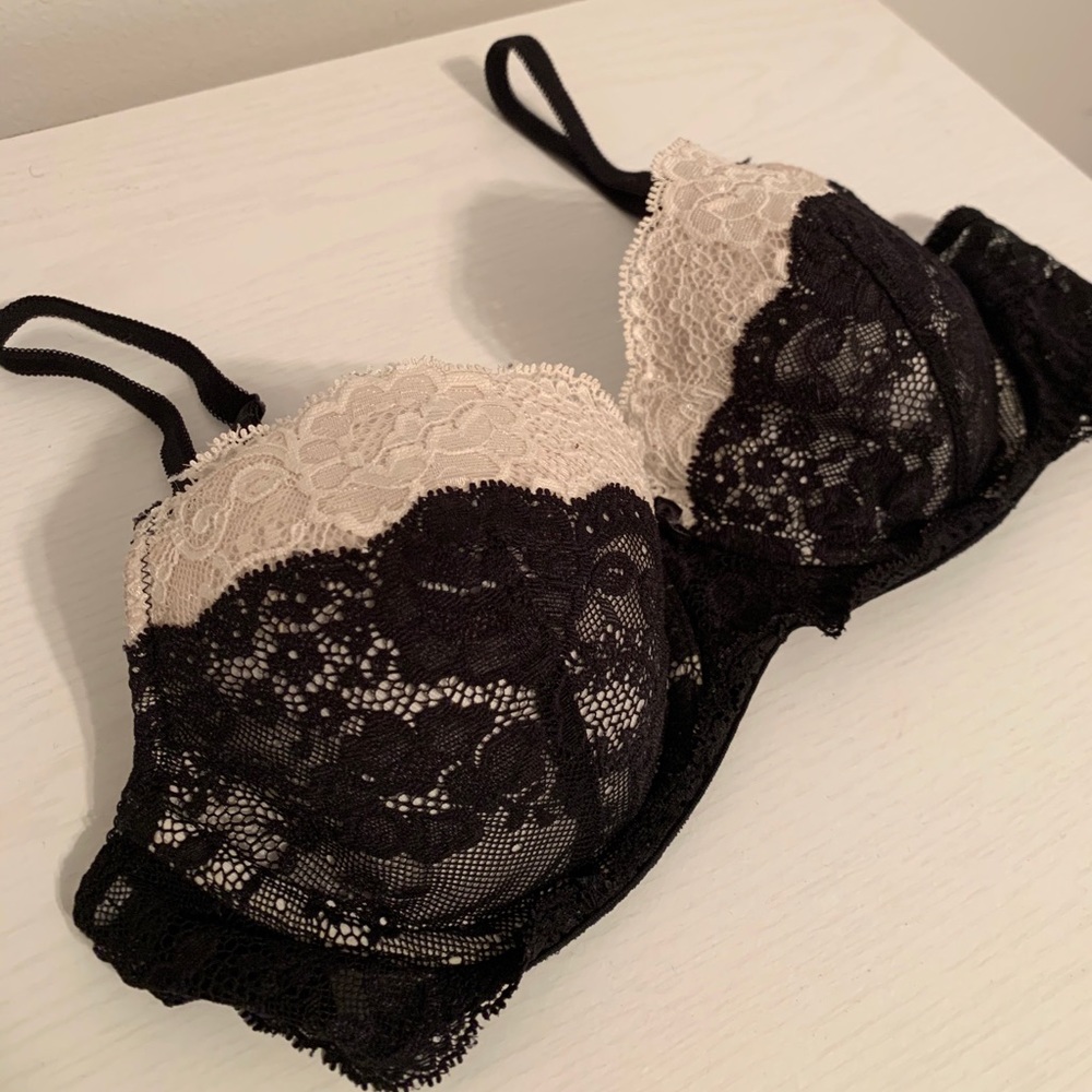Victoria Secret size 36B bra